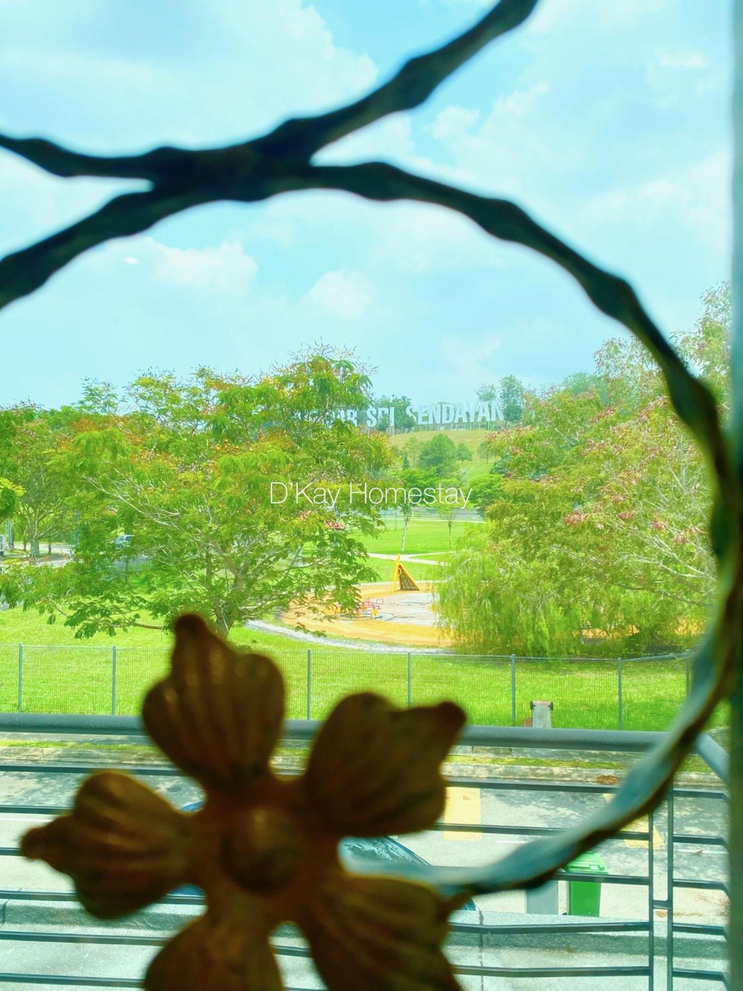4 Bedrooms Homestay, Fully Aircond In Sendayan By D'Kay Homes I 10-15 Pax Seremban Bagian luar foto